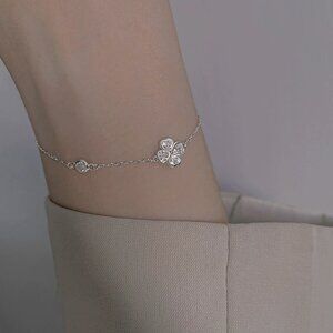 Elegant Silver Bracelet with Crystal Accents